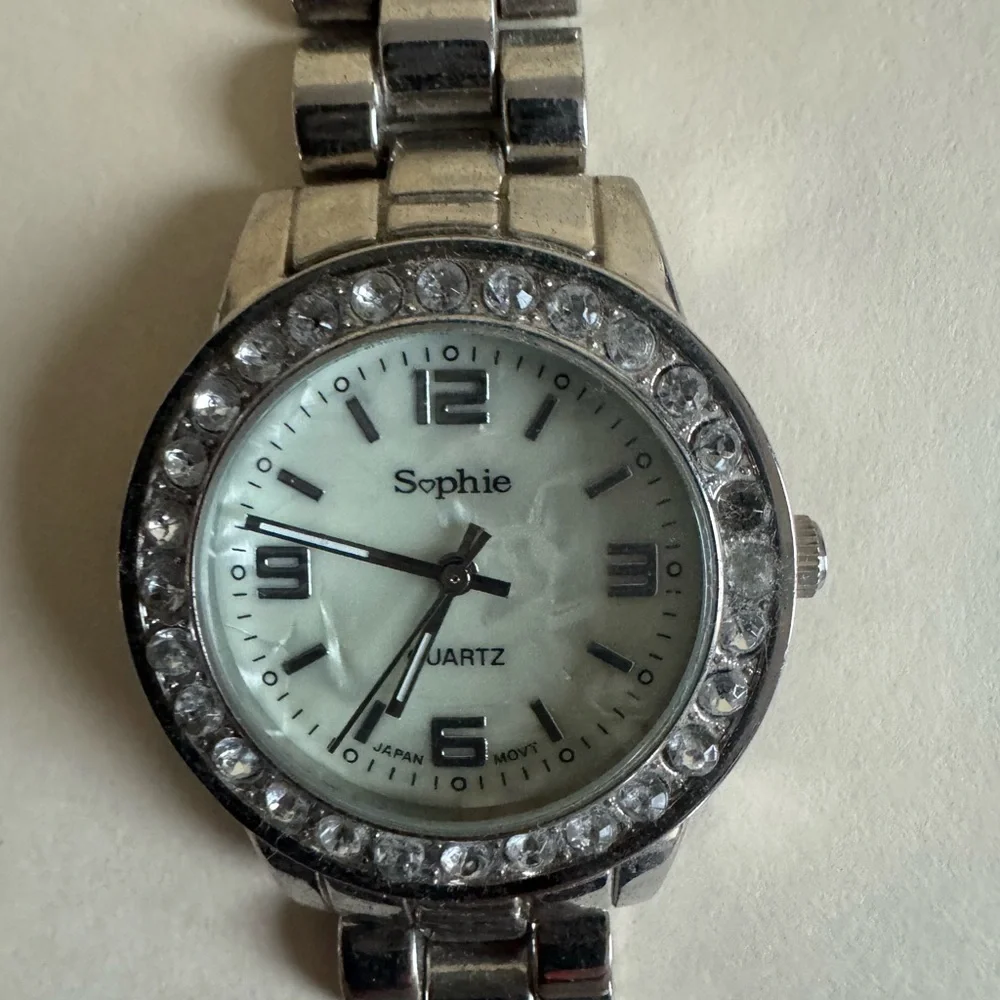 COLLEZIO SOPHIE Embellished CZ Wrist Watch Silver Tone MOP Face EUC